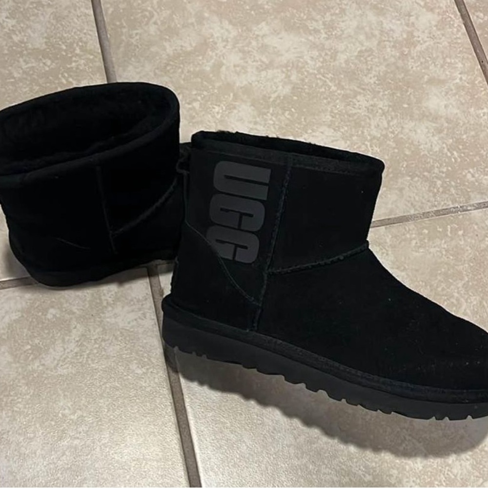 UGG Class mini Logo boot